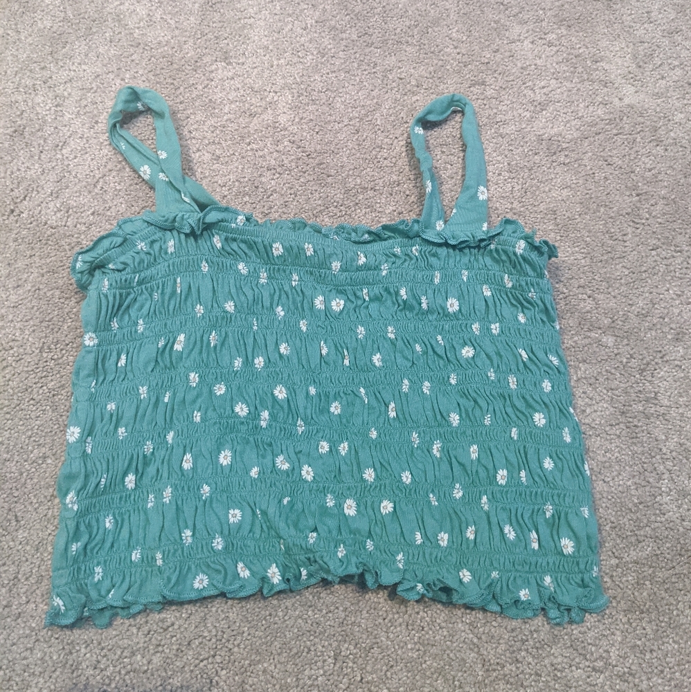 (AMERICAN EAGLE) blue ban shirt with floral print.